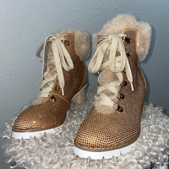 Lauren Lorraine‎ faux fur Rhinestone boots NEW - Picture 9 of 10